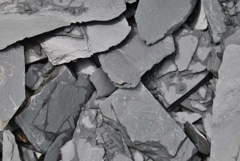 Grey split slate pieces