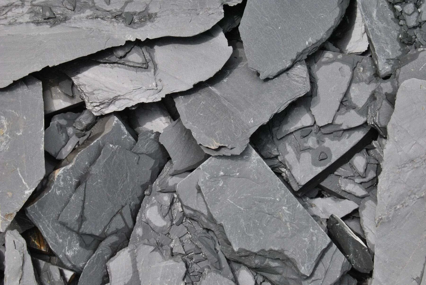 Grey split slate pieces